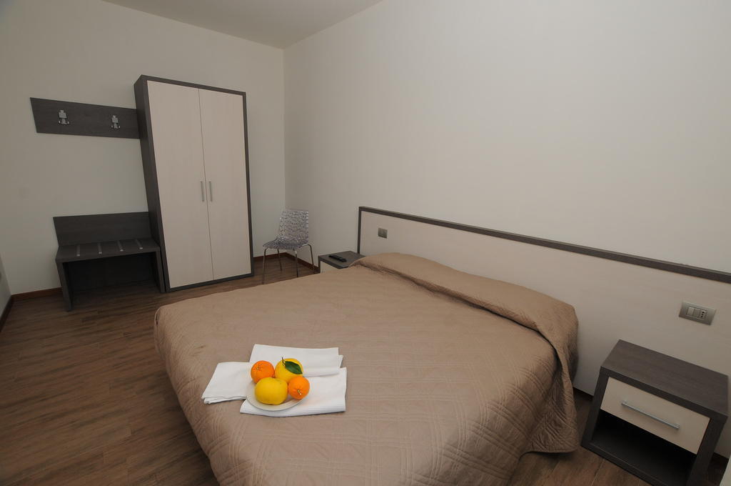 Hotel Renato Sesto San Giovanni Kamer foto